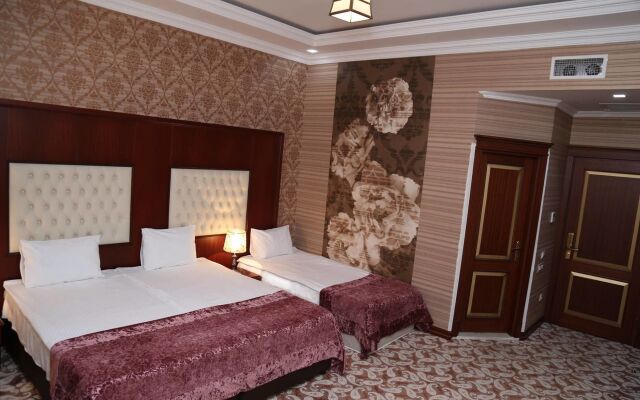 Clover Hotel Baku