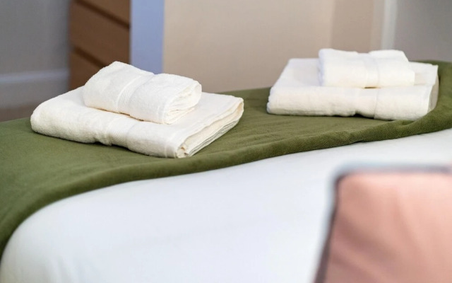 The Jam - Cunningly Good Cunningham Street Apartment