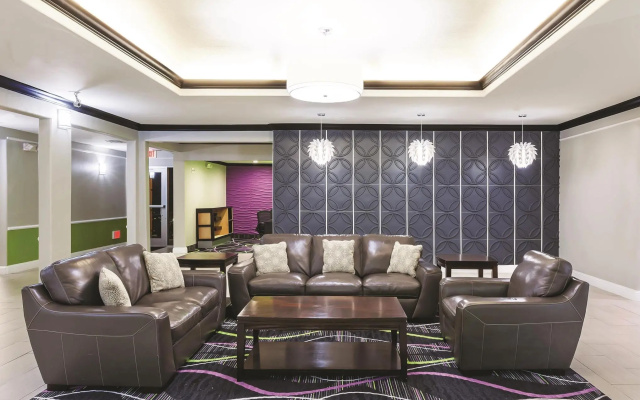 Palacio Royale Inn Signature Katy