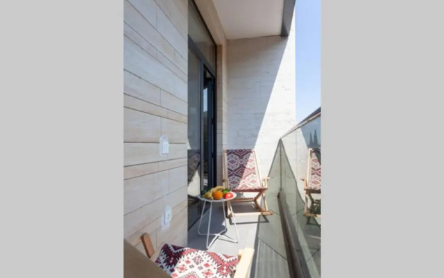 Luxury Meets Convenience - 2 bdrm @ City Center