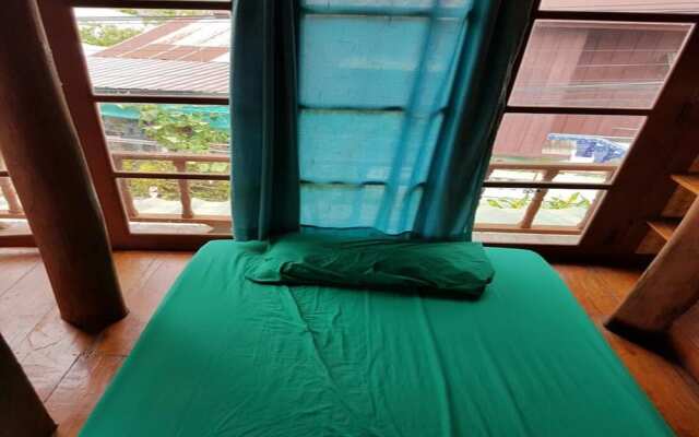 Chill Lom House - Adults Only