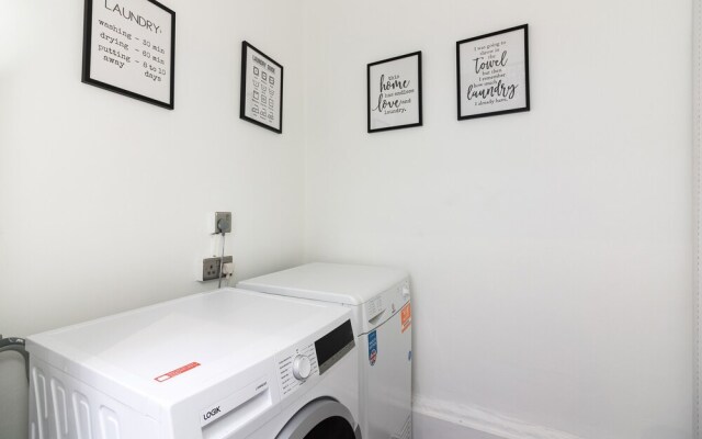 2 Bedrooms Apartment in Central London