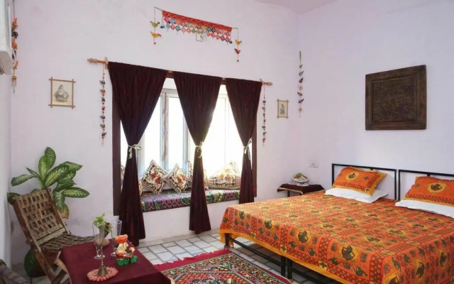 Umaid Safaris & Desert Lodge