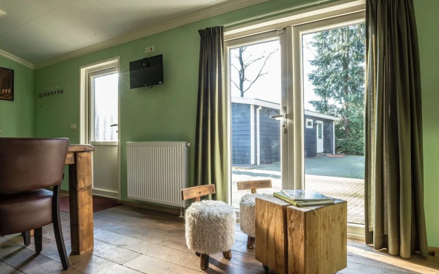 Beautiful House With Sandy Beach, Near Giethoorn