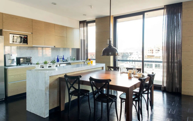 8010 Urban Living Luxury Home Experiences.