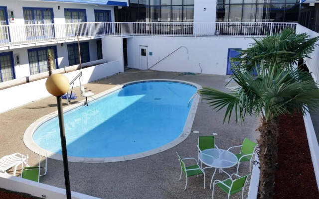 Motel 6 Opelousas, LA