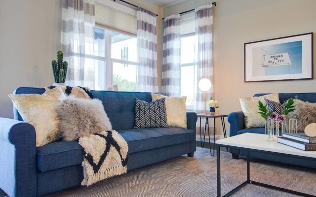 Massive 14 Bed/3.5ba Downtown Home by Domio