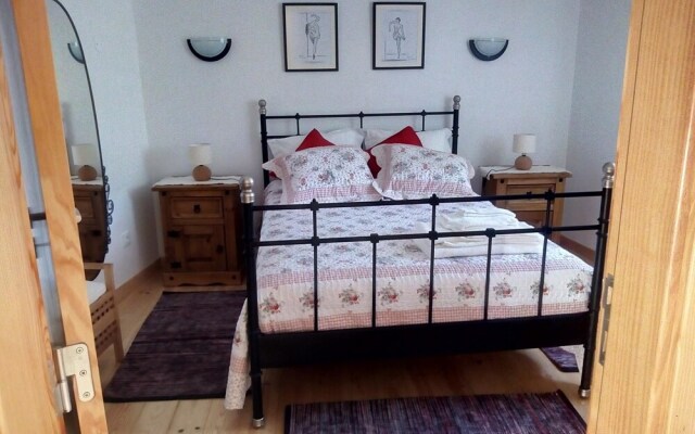 Villa With 2 Bedrooms in Montes da Senhora, With Wonderful Mountain Vi
