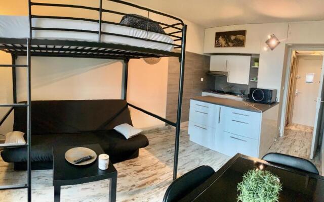 SEIGNOSSE PLAGES: Beau Studio équipé avec terrasse face aux dunes