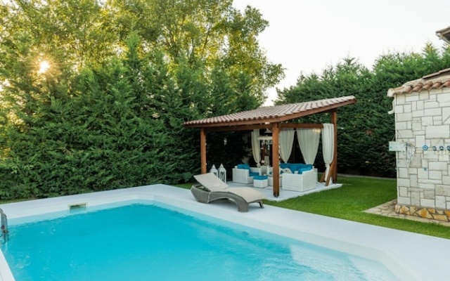 Crown Villa Aphrodite With Private Pool