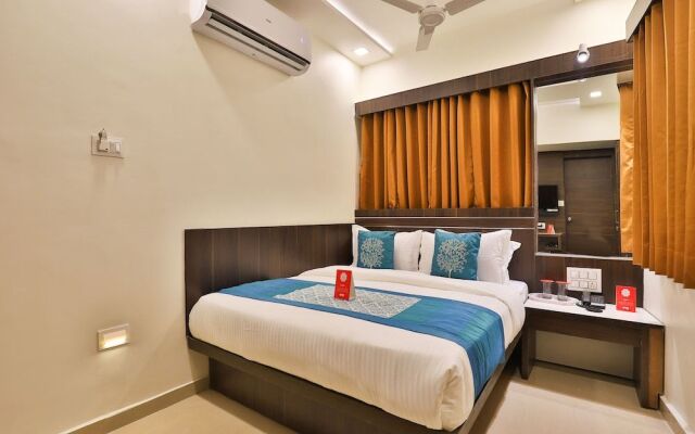 OYO 13032 Shiv Sagar Palace