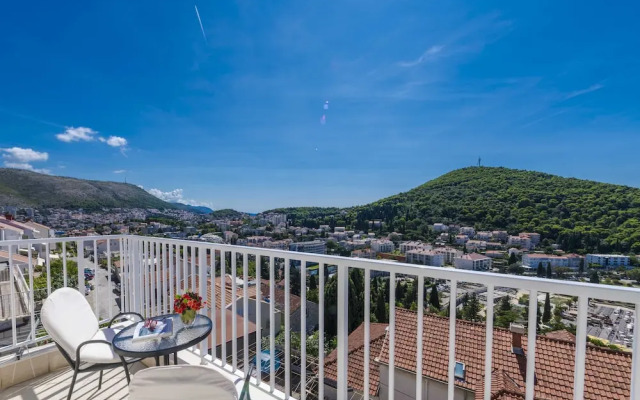 Green Hills Apartment