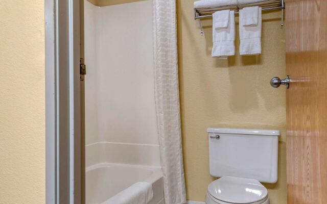 Coratel Inn & Suites By Jasper River Falls