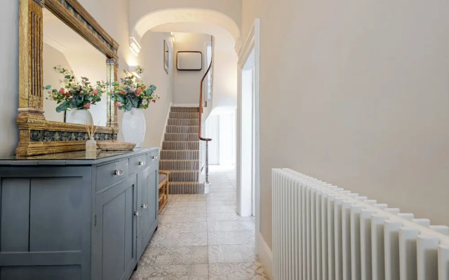 Stylish 5BD Townhouse in Leamington Spa
