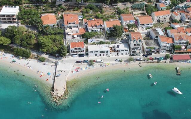 Apartmani Plana, Zaostrog