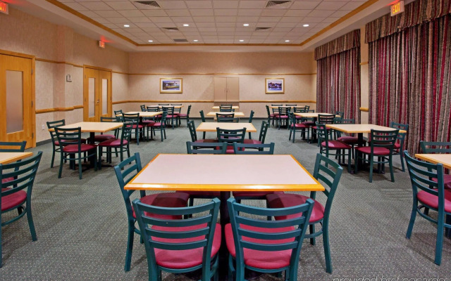 Holiday Inn Express Breezewood by IHG