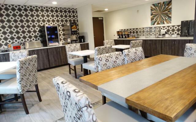 Best Western Plus Jonesboro Inn and Suites