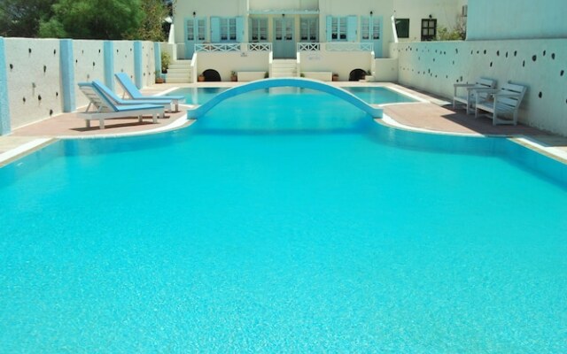 Lunar Santorini Hotel