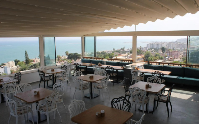 Port Marina Hotel