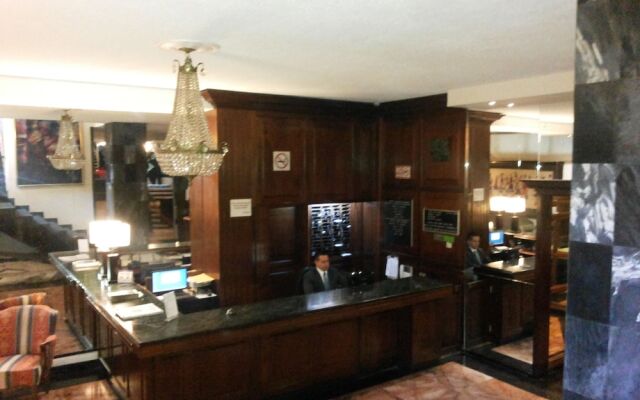 Apart-Hotel Suites Reforma