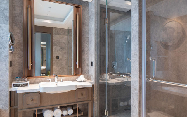 Radisson Blu Resort Wetland Park Wuxi – Bathroom – Wuxi