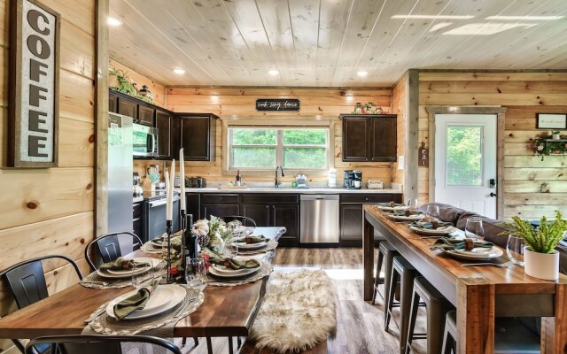 Eagle Splash Vista| Pool Projector, Pet Friendly, Game Room