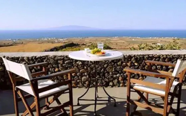 Oia’s Retreat