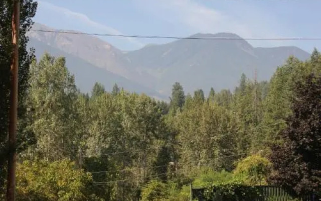 Sunny Bluffs Chalets