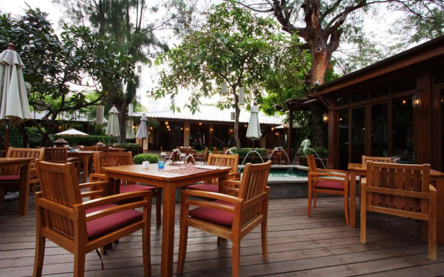Raya Resort Beach front - The Most Green Resort in Cha-am