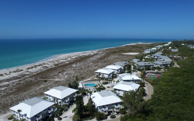 Palm Island 1 Bedroom Deluxe Villa by RedAwning