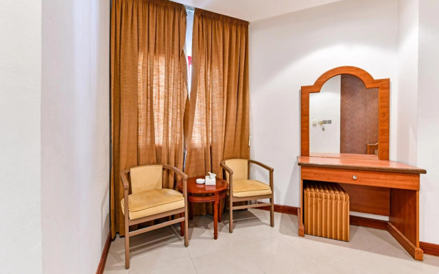 OYO 118 Revira Hotel