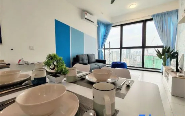 Skyblue 2 Rooms Apartment, 4+2 Pax @ Urban Suites