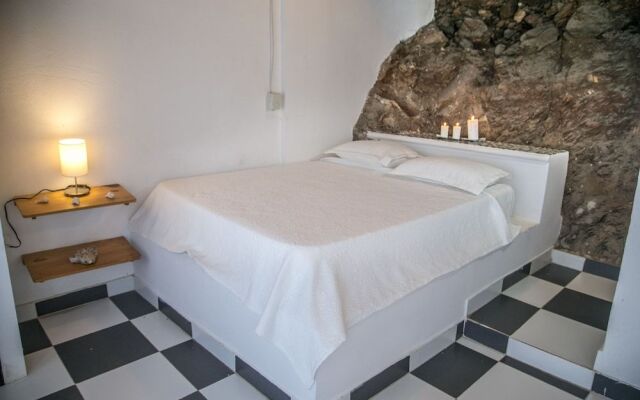 Akela Gaira Hotel