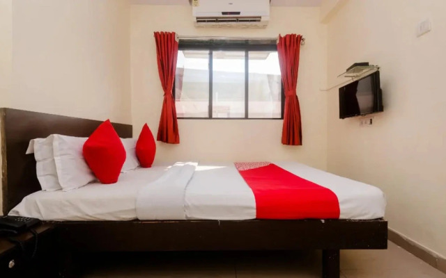 OYO 23285 The Diplomat Lodging