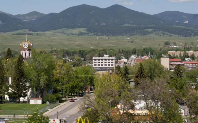 Super 8 Lewistown