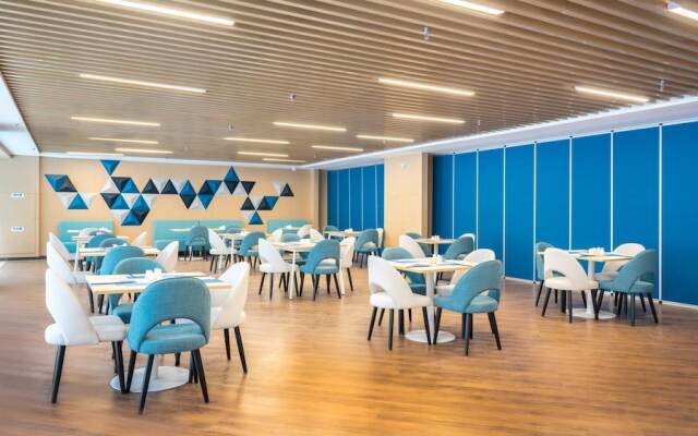 Holiday Inn Express Linzhi Airport by IHG