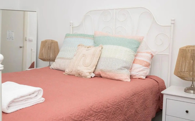 Edward Cottage - Trendy East Orange, Free Wi-Fi – Guest Rooms – Orange
