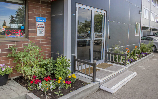 Econo Lodge Edmonton South