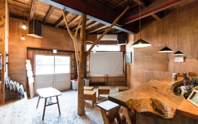 Hostel LnK (LODGING & KIN) - Hostel
