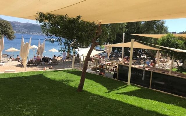 Farrys Boutique Hotel & Beach Club