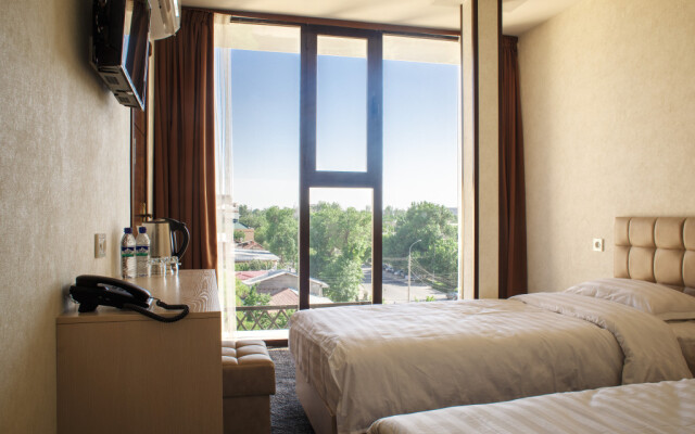 Friday Hotel