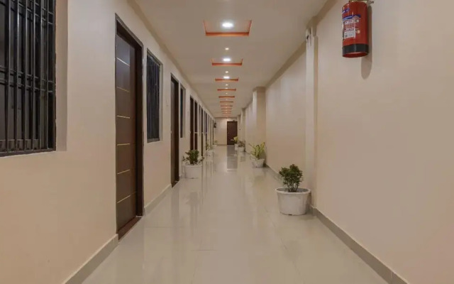 Goroomgo Kashi Grand Residency Varanasi