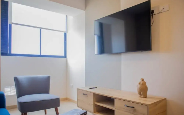 w Alluring 2BR w Balcony in Barranco