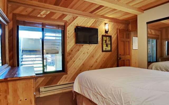 Beautifully Remodeled 2 Bed 2 Bath Condo with Mountain View! Great Location, Close to Slopes! (Unit 302 at 1849) by RedAwning
