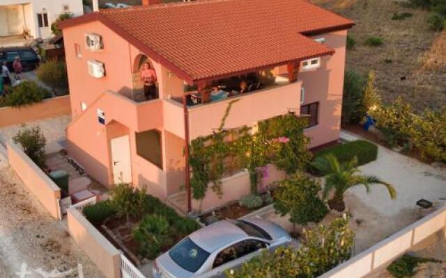 Tomek Apartment