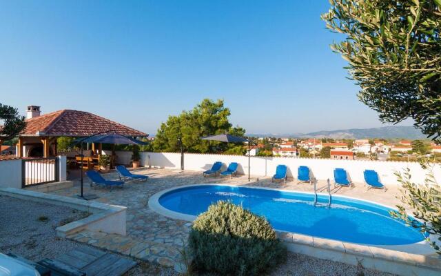 Holiday Home Villa Branka