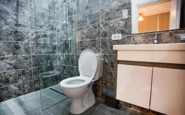 4 BR apartment & BBQ veranda