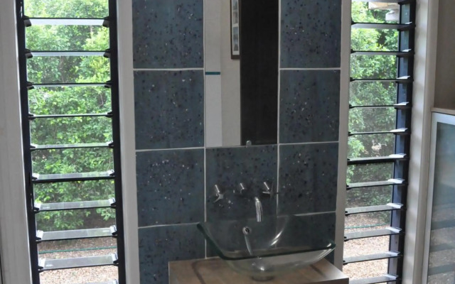 Stunning Magnetic Island Home,Private, Large Pool,Adults Only