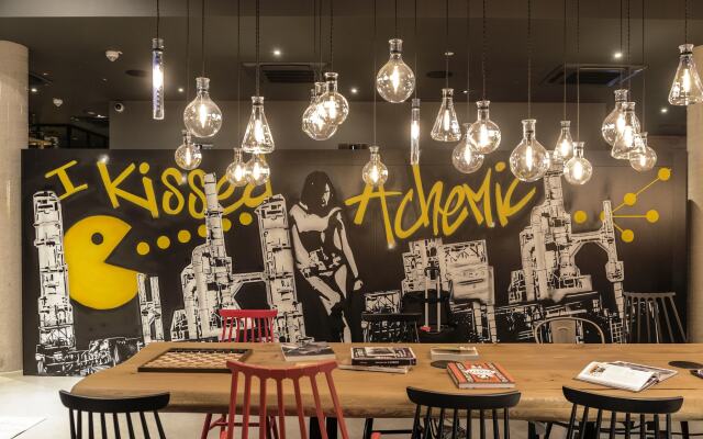 Moxy Edinburgh Airport