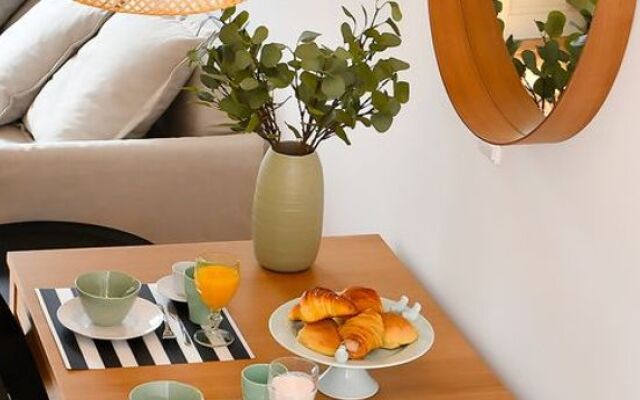 Liiiving in Porto Aliados Design Apartment